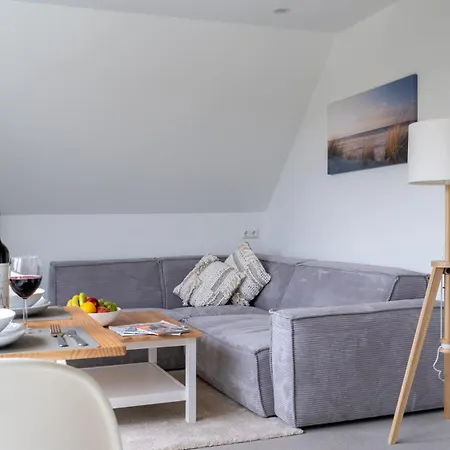 شقة Ostsee Luebecker Bucht, Seeterrasse, Wlan 250mbit, Wallbox 11kw, Seeblick *