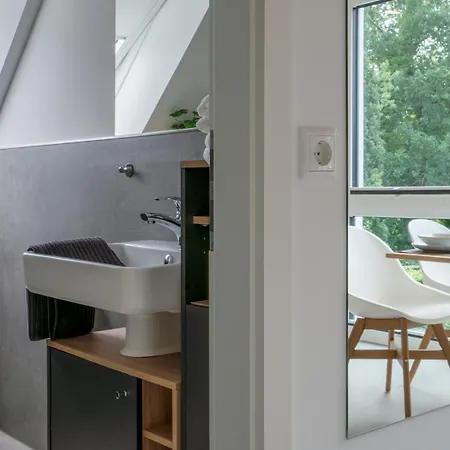 Ostsee Luebecker Bucht, Seeterrasse, Wlan 250mbit, Wallbox 11kw, Seeblick شقة راتيكاو